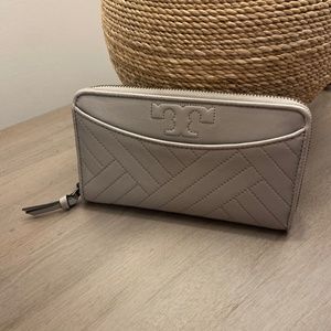 Tory Burch wallet
